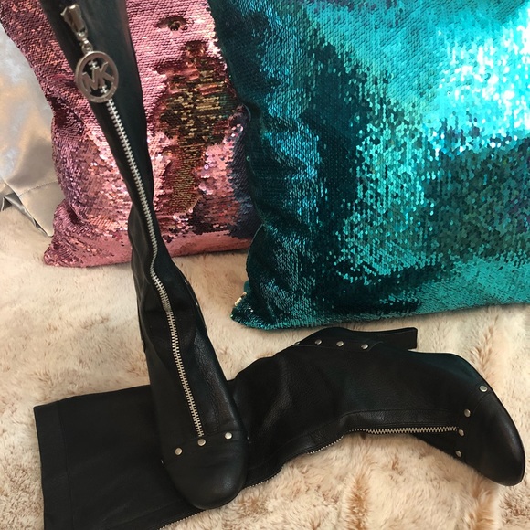 Michael Kors Shoes - 🎉4HR SALE🎉🔥Micheal Kors Leather Studded Boots